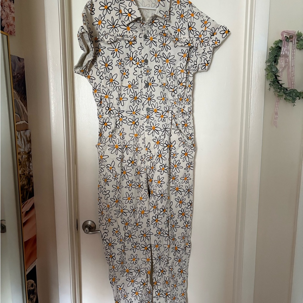 Floral Jumpsuit with Daisy Print